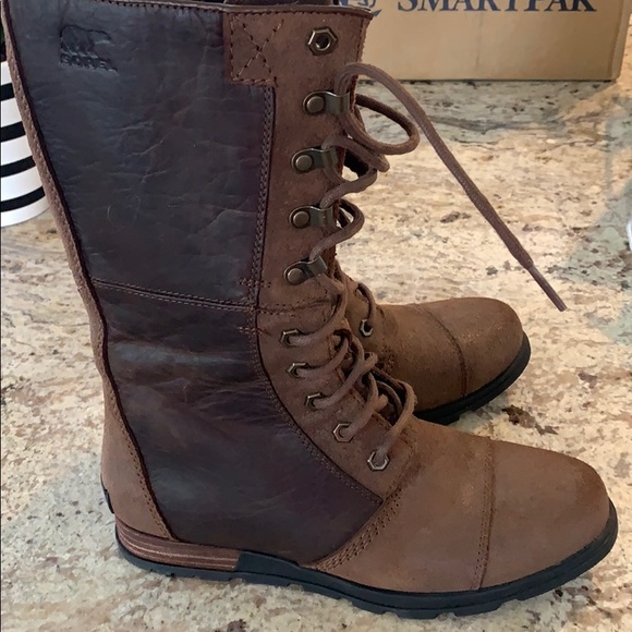Sorel Laceup Boots MidCalf - Picture 9 of 10